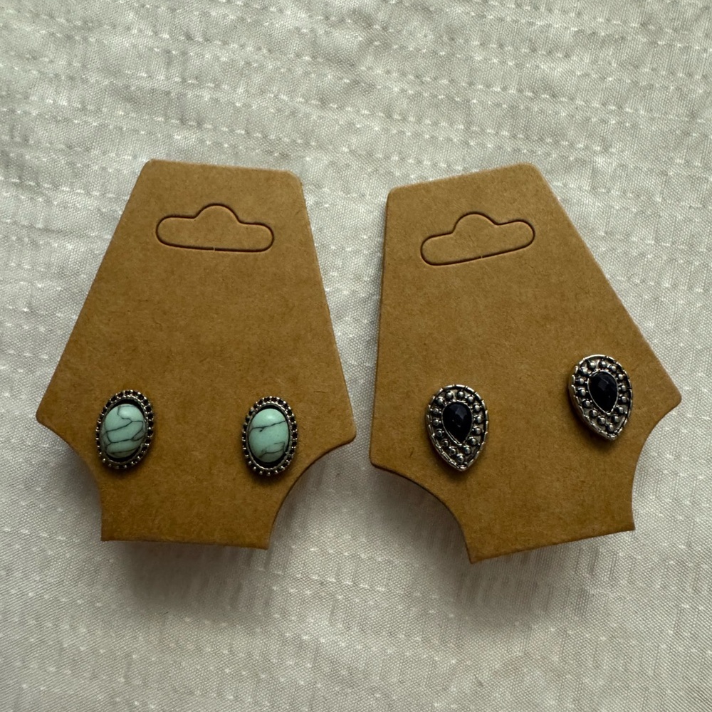 Cute 2 pair of earrings bundle